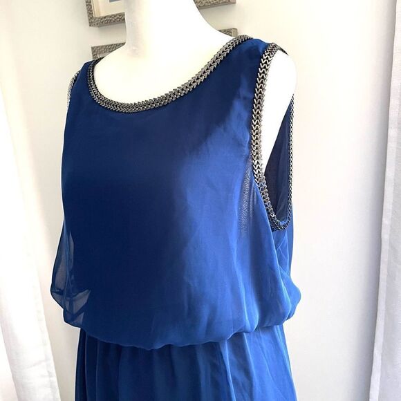 Double zero navy hi-Lo hem sleeveless dress with metallic trim size medium EUC - Picture 5 of 8